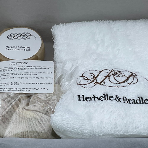 Handmade Botanical Soap & Bath Salts Gift Set • 100% Cotton Face Cloth